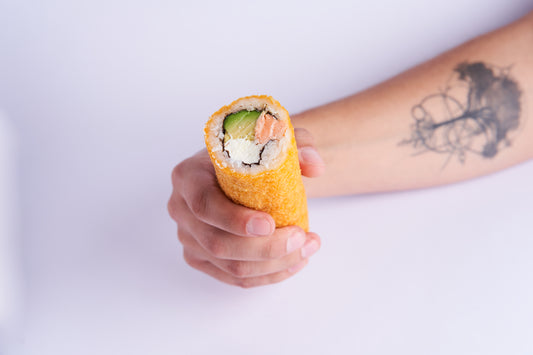 Handroll salmón, palta y queso crema